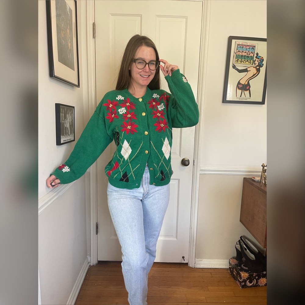 Y2K Vintage Preppy Argyle Holiday Sweater w. Poinsettia Flowers